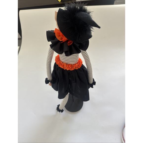 Halloween Cat dressed up as a witch Decoration Whimsical‎ on Stand - Picture 8 of 8